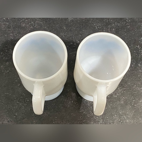 Set of 2 footed milkglass mugs with Blue Eagle - Picture 6 of 8